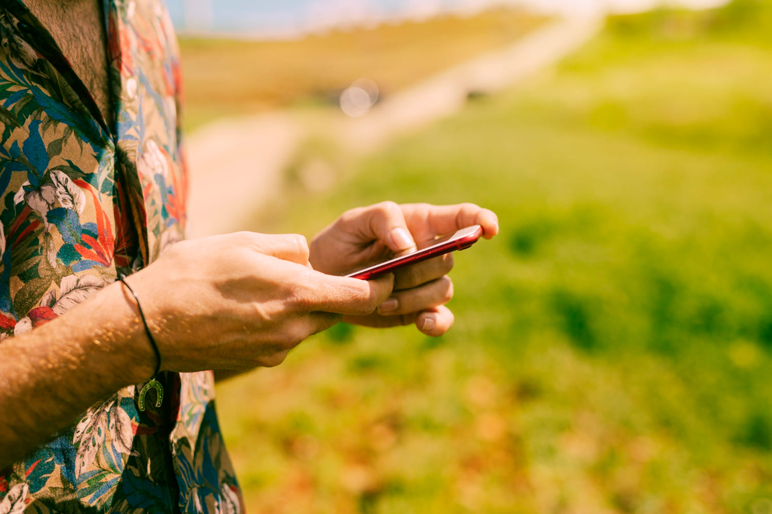 Ученые измерили излучение от смартфонов и сетей связи 5G Ученые измерили излучение от смартфонов и сетей связи 5G