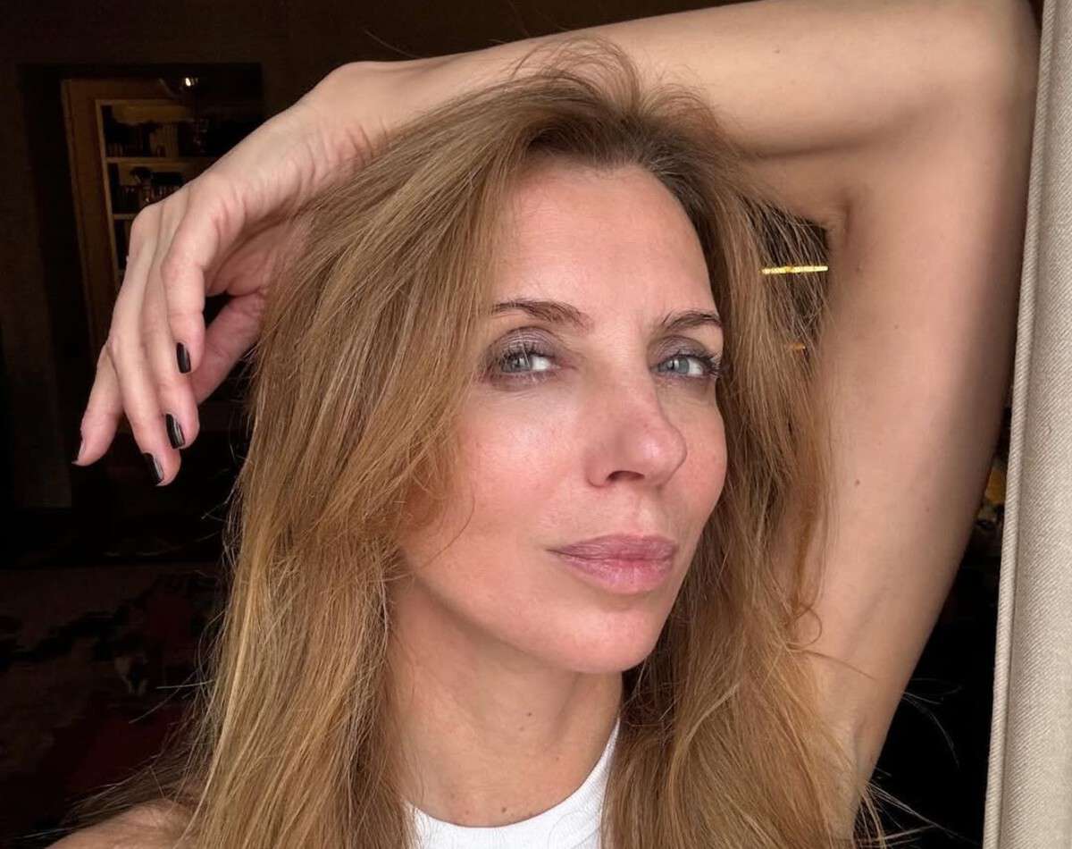 56-летняя Светлана Бондарчук снялась в золотистом купальнике с любимыми мужчинами 56-летняя Светлана Бондарчук снялась в золотистом купальнике с любимыми мужчинами