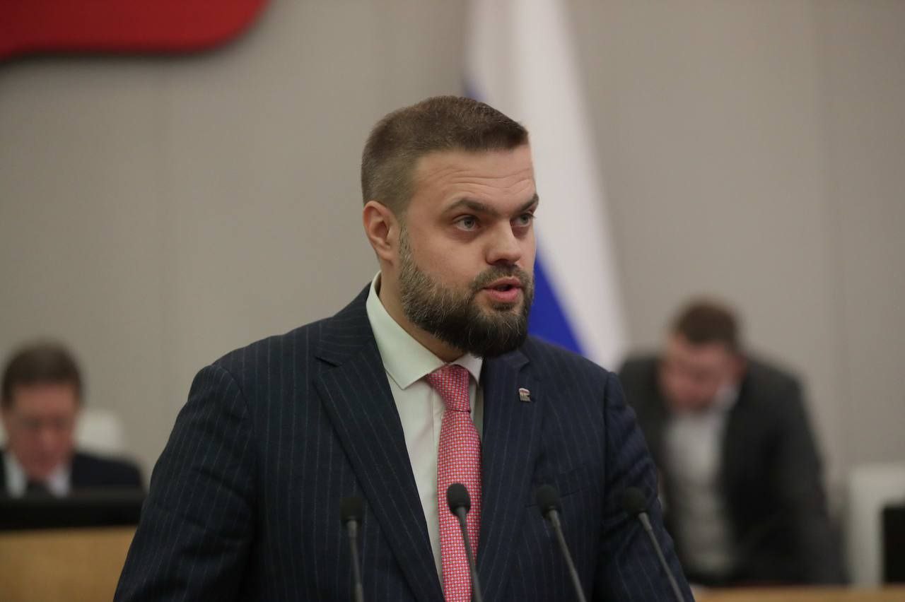 Депутат Туров: приезжающие в Россию мигранты обязаны изучать русский язык Депутат Туров: приезжающие в Россию мигранты обязаны изучать русский язык