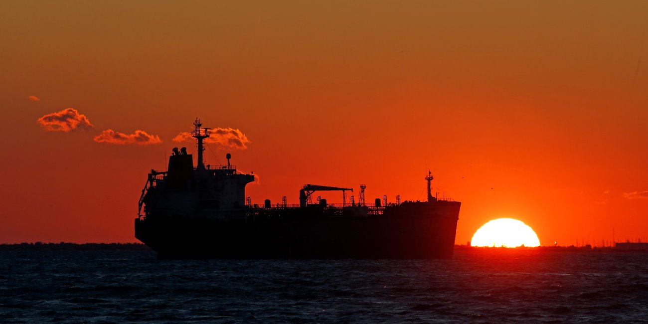 Bloomberg: РФ может грозить кризис в сфере экспорта нефти из-за санкций США Bloomberg: РФ может грозить кризис в сфере экспорта нефти из-за санкций США