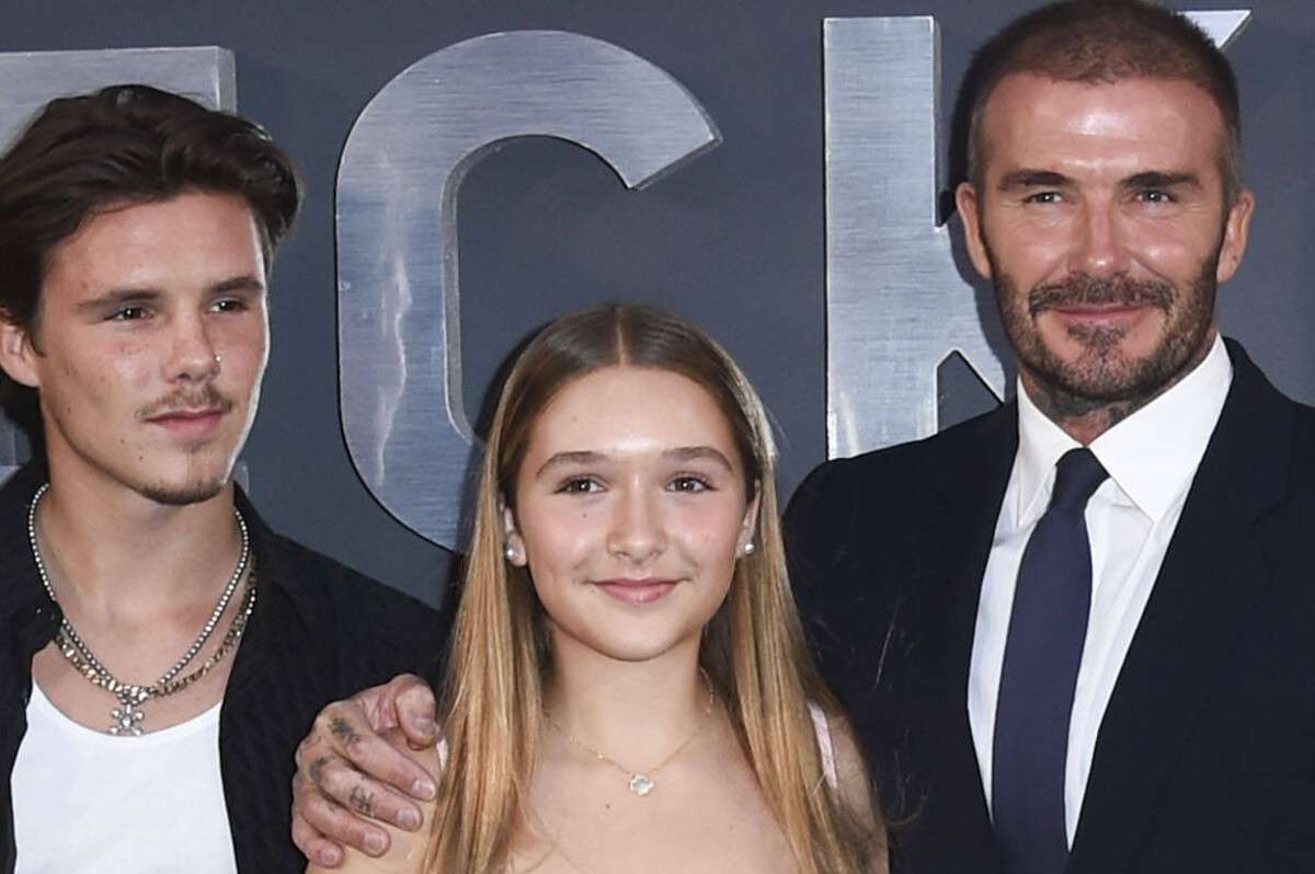 Дочь Бекхэмов подружилась с девушкой брата и умилила соцсети