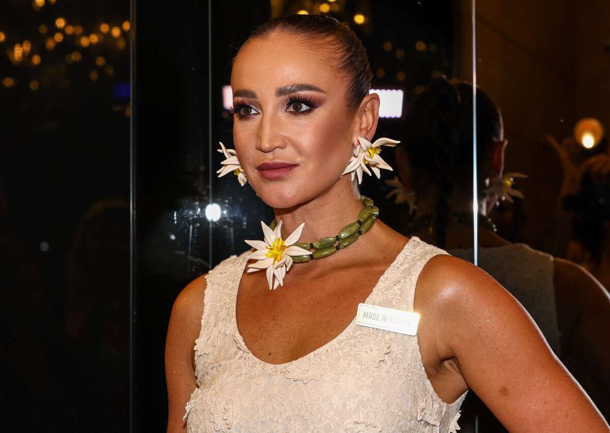 «Еле подняла»: Бузова получила роскошный презент от секретного бойфренда