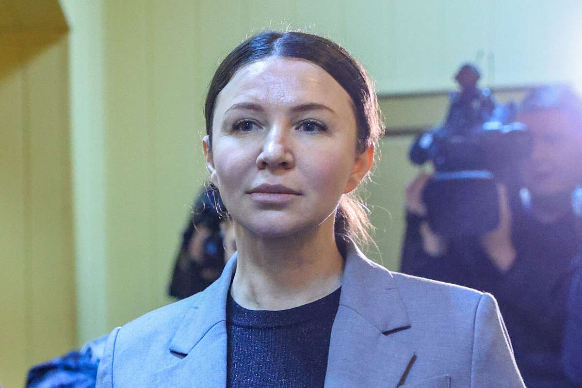 «Никаких мыслей»: отец Блиновской прокомментировал ситуацию с дочерью после суда «Никаких мыслей»: отец Блиновской прокомментировал ситуацию с дочерью после суда