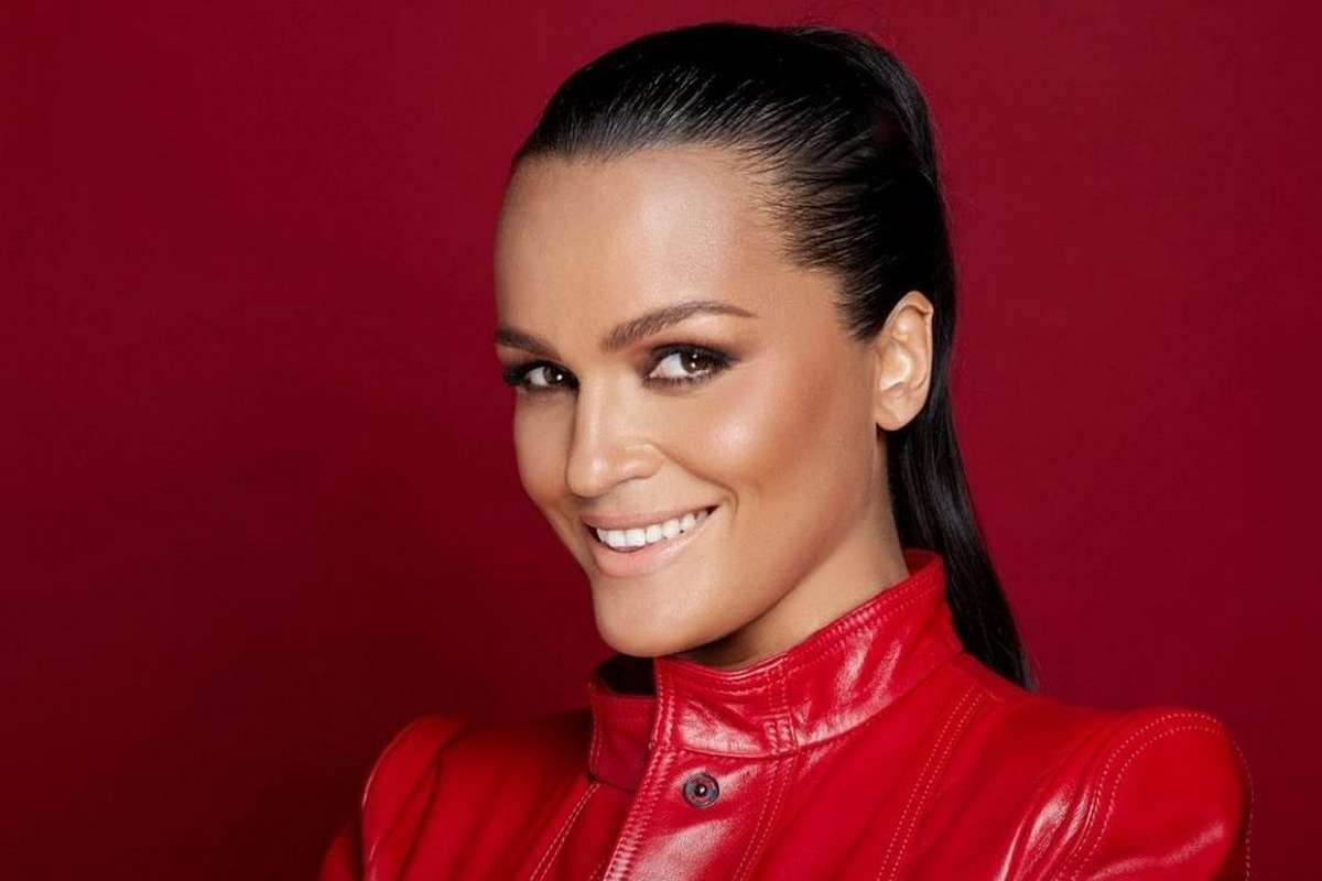 «Да он старенький уже»: певица Слава рассказала, почему ее муж не против молодого любовника