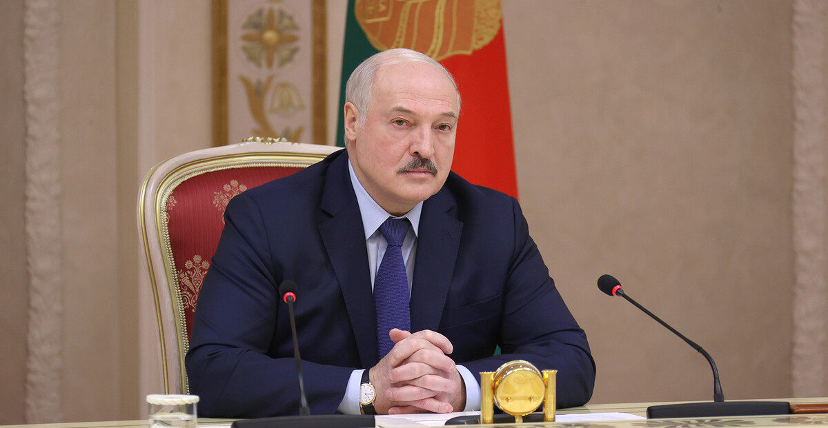 Лукашенко сообщил о предложении Киева создать лагеря для пленных в республике Лукашенко сообщил о предложении Киева создать лагеря для пленных в республике