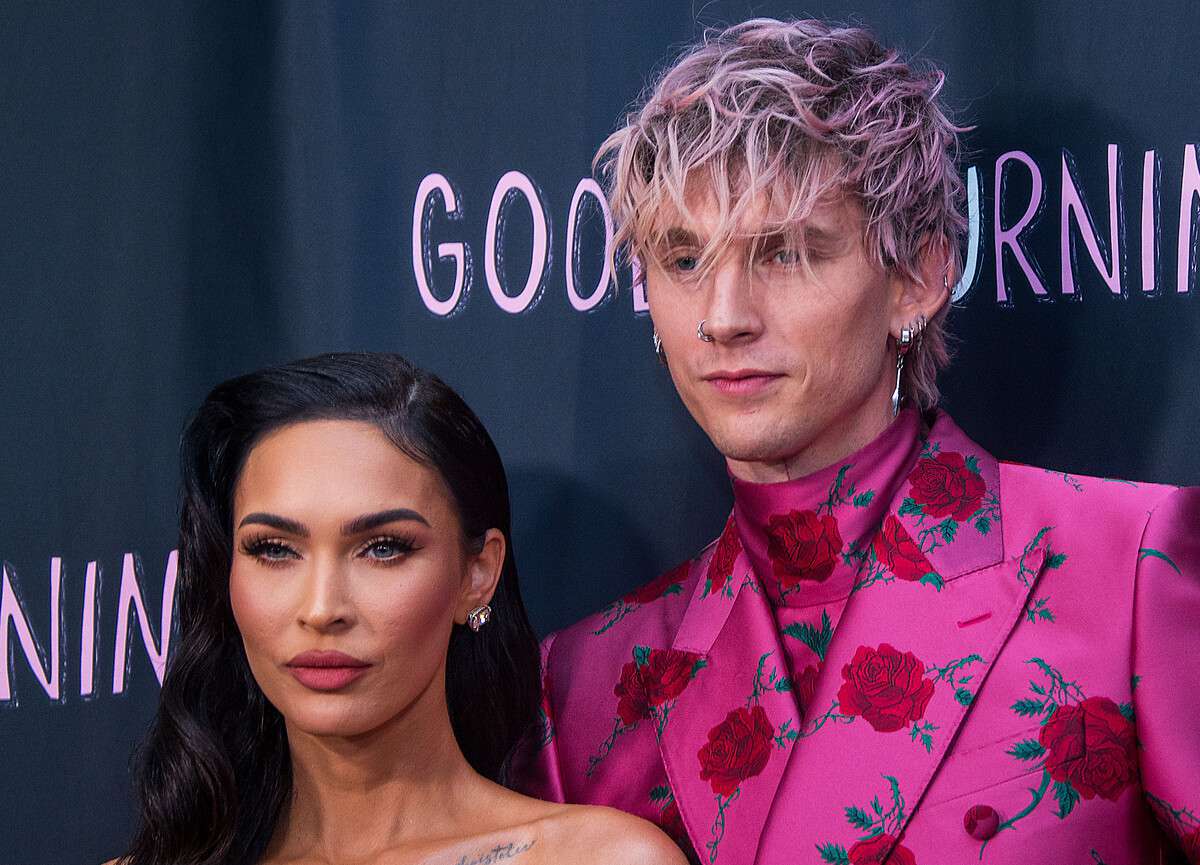 Machine Gun Kelly высказался об имени дочери от Меган Фокс: «Мама озвучит» Machine Gun Kelly высказался об имени дочери от Меган Фокс: «Мама озвучит»