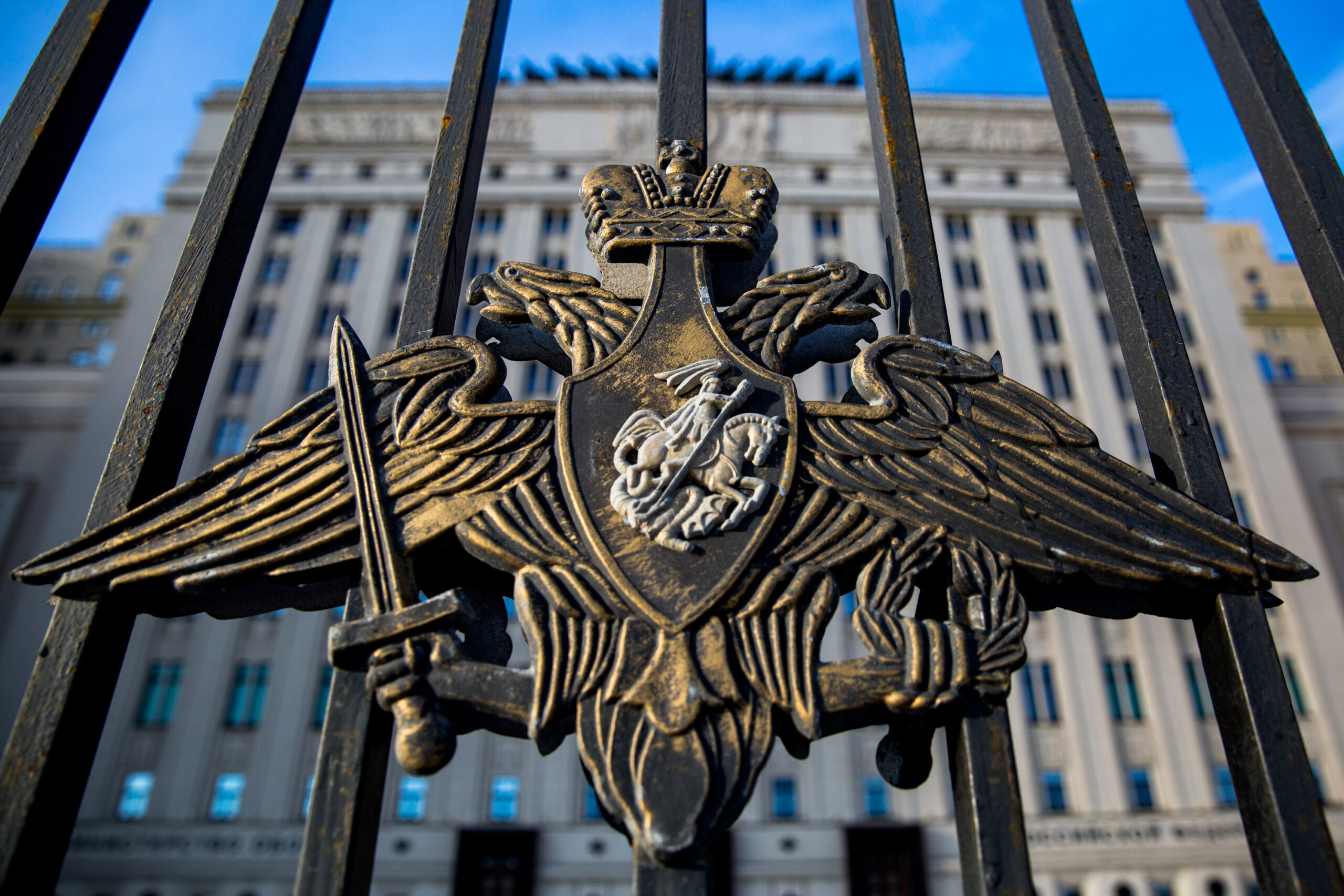 В Минобороны призвали урегулировать работу военкоров в зоне боевых действий В Минобороны призвали урегулировать работу военкоров в зоне боевых действий