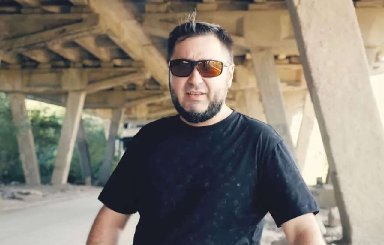 Курский суд оштрафовал блогера Акима Апачева на 70 тысяч рублей за оскорбительные граффити Курский суд оштрафовал блогера Акима Апачева на 70 тысяч рублей за оскорбительные граффити
