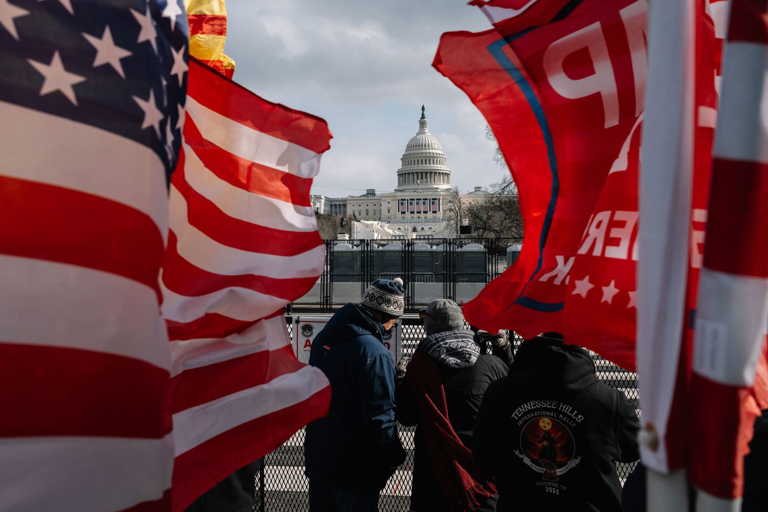 Джигарханян: В США изменилась жизнь после прихода Трампа, но проблем много Джигарханян: В США изменилась жизнь после прихода Трампа, но проблем много