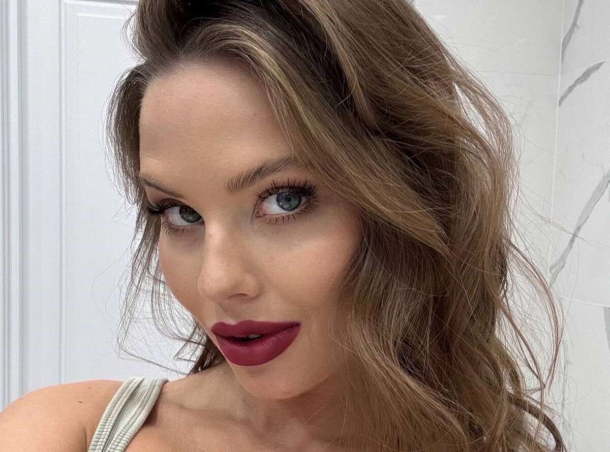 Невестка Валерии оставила месячного сына и улетела в Дубай