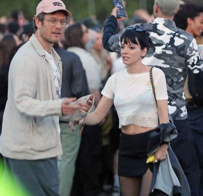 Сияли от счастья: Лили Аллен заметили на свидании с «Андреем Болконским»