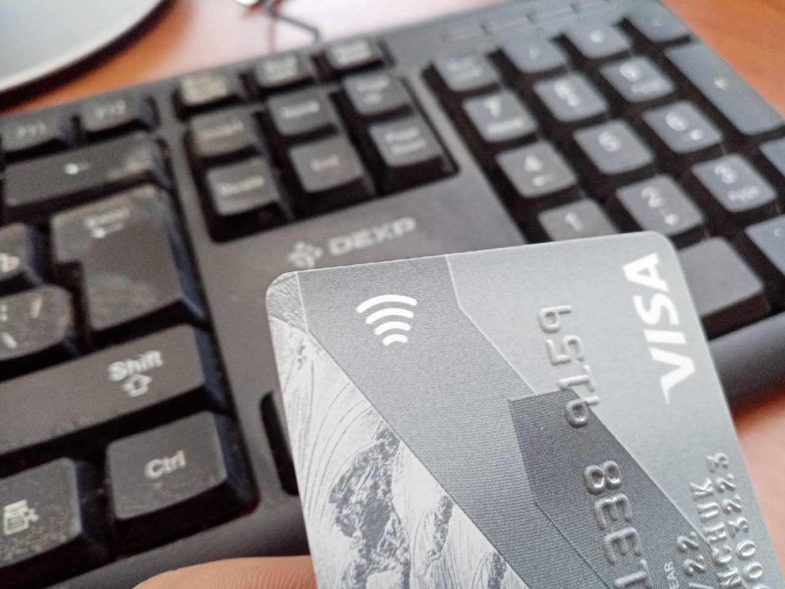 В сети рассказали о схеме мошенников красть данные через NFC В сети рассказали о схеме мошенников красть данные через NFC