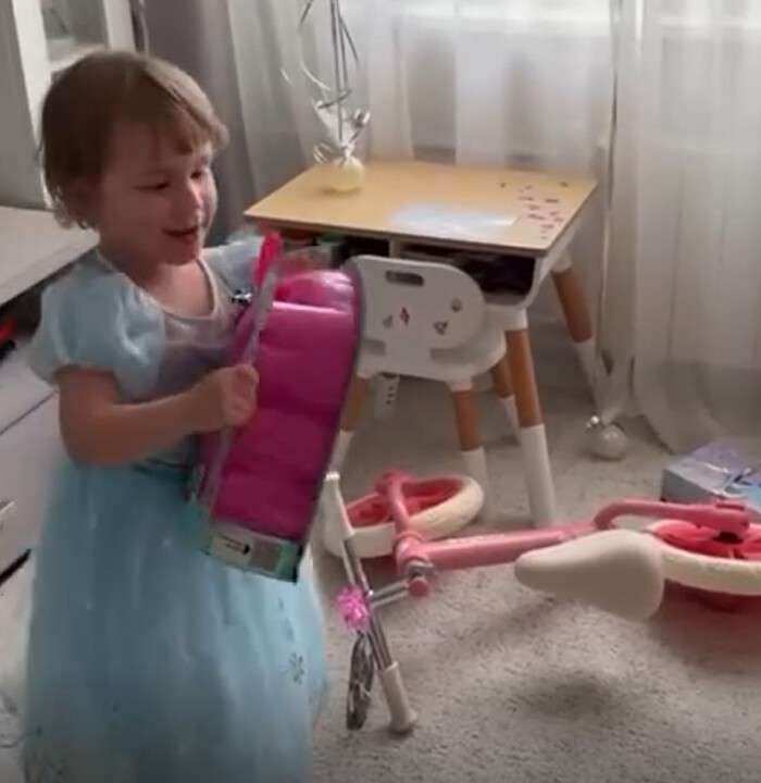Роза Сябитова опубликовала кадры с 3-летней внучкой-именинницей Роза Сябитова опубликовала кадры с 3-летней внучкой-именинницей