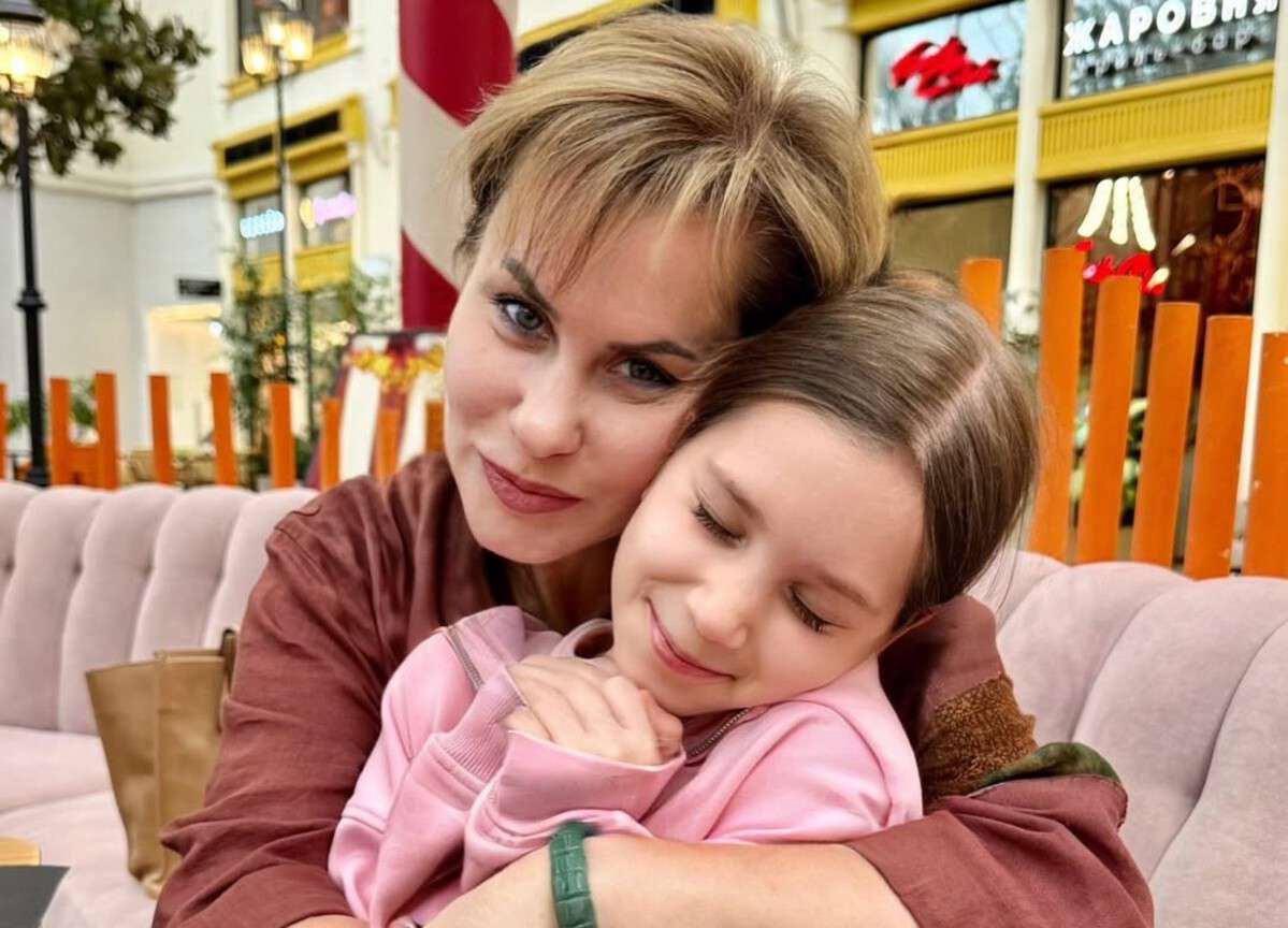 «Оторвались»: мать Харламова свозила внучку от Асмус на аттракционы «Оторвались»: мать Харламова свозила внучку от Асмус на аттракционы