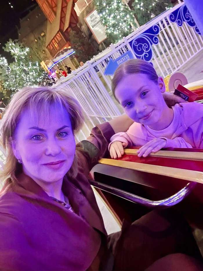 «Оторвались»: мать Харламова свозила внучку от Асмус на аттракционы «Оторвались»: мать Харламова свозила внучку от Асмус на аттракционы