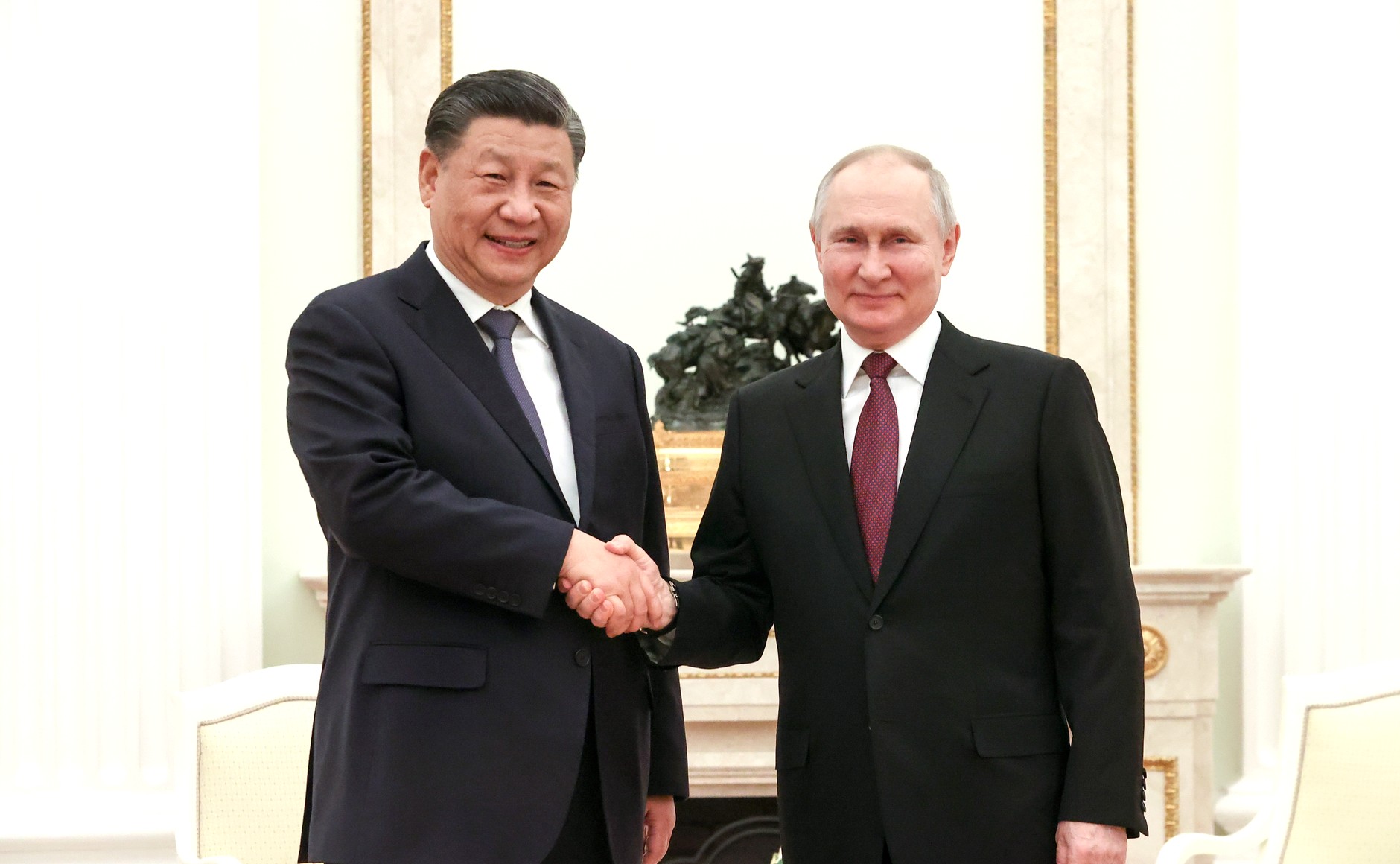Sohu: пока США медлят, Путин и Си создают военный альянс Sohu: пока США медлят, Путин и Си создают военный альянс