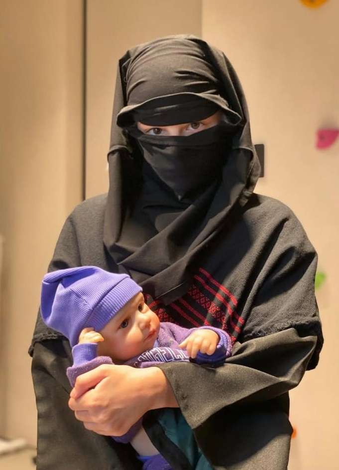 Симона Юнусова устроила внучке «каникулы в стиле Востока»: Алиса появилась в таинственном черном образе Симона Юнусова устроила внучке «каникулы в стиле Востока»: Алиса появилась в таинственном черном образе