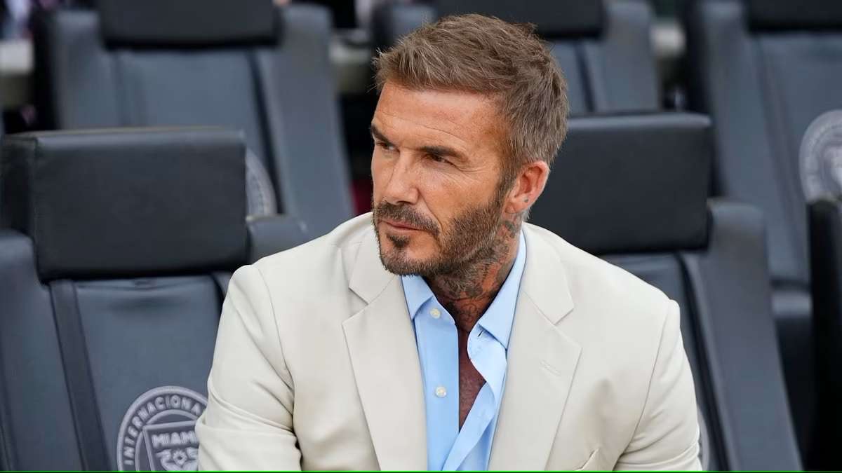 Дэвид Бекхэм просит маму называть его «сэр»