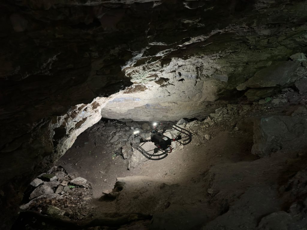 Российский беспилотник самостоятельно обследует шахты и тоннели