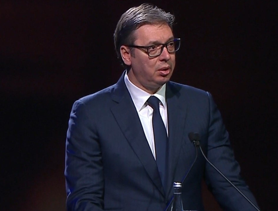 Кнайсль: Вучич «висит на волоске»