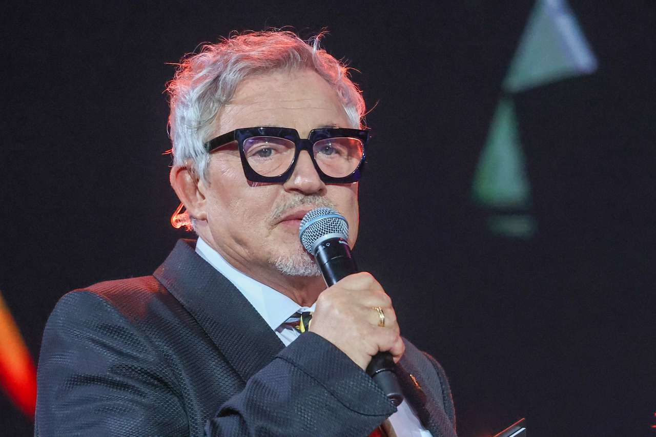 Сильно переживает, но готовится к разводу: чем занят обманутый женой Дибров