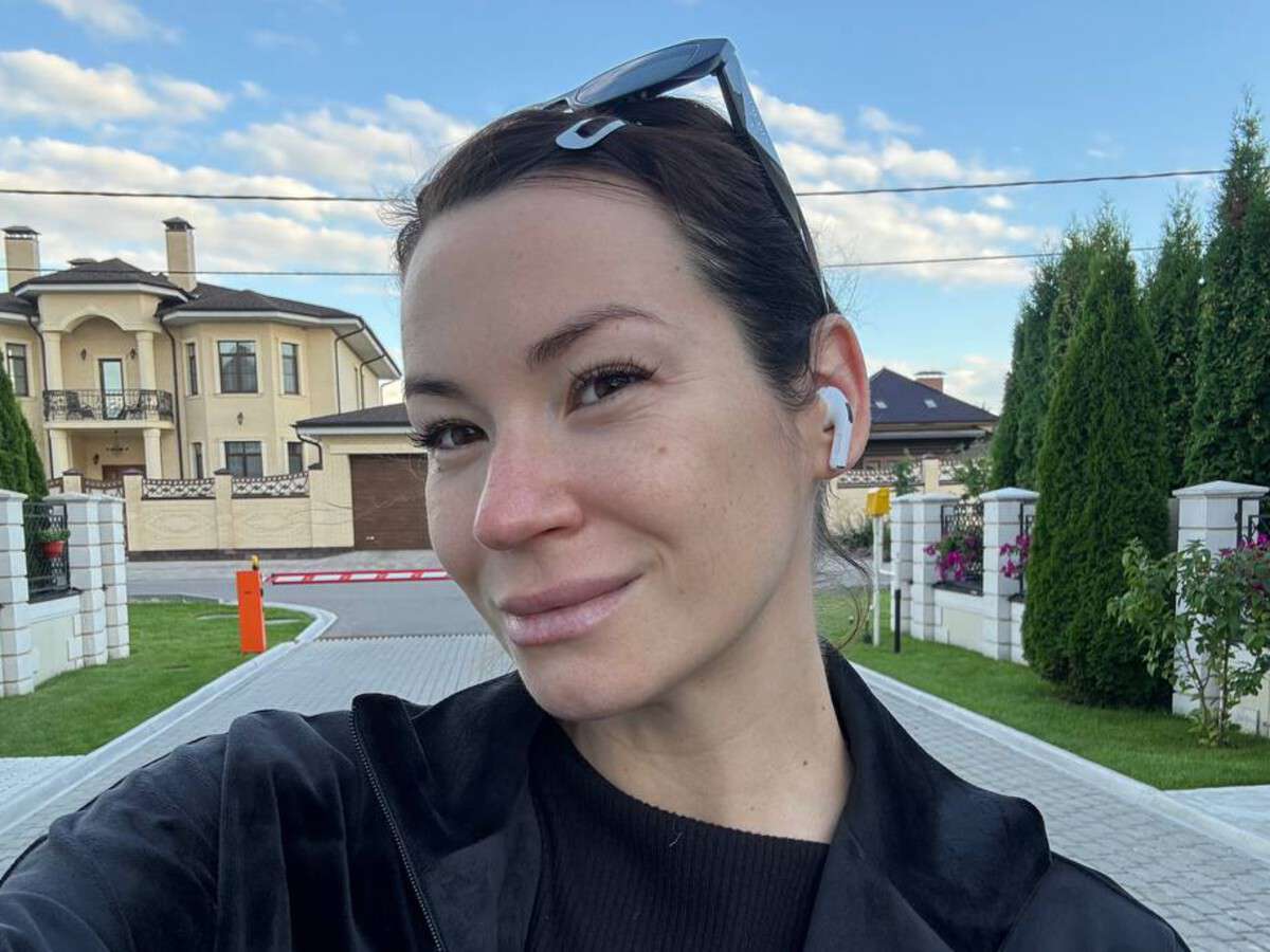 «Прямо папа»: поклонников Иды Галич умилило фото ее дочери