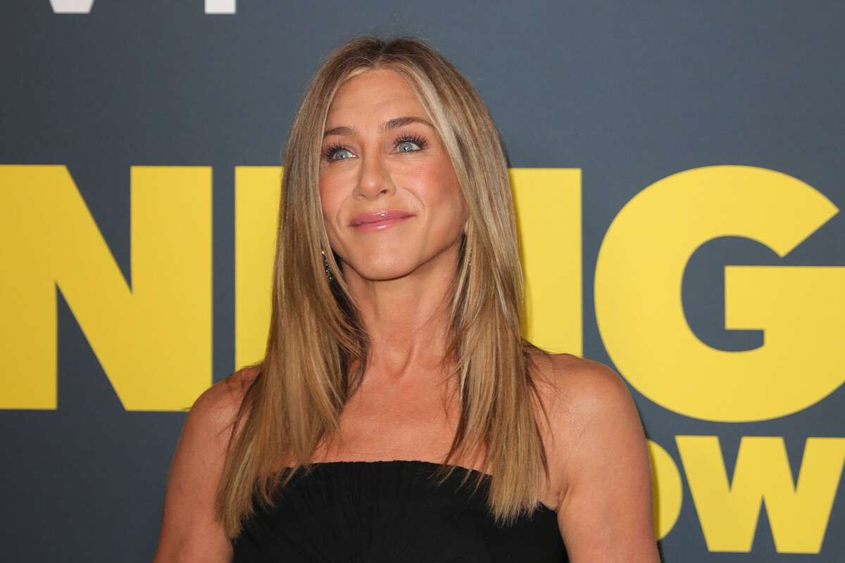 Дженнифер Энистон призналась, что редко моет волосы ради их красоты