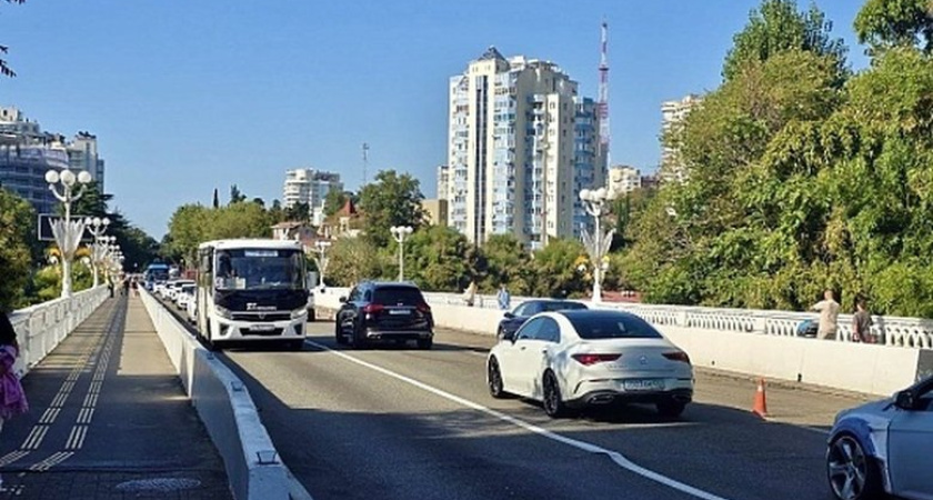 В Сочи отремонтируют 2700 квадратных метров Светлановского моста за счет подрядчика