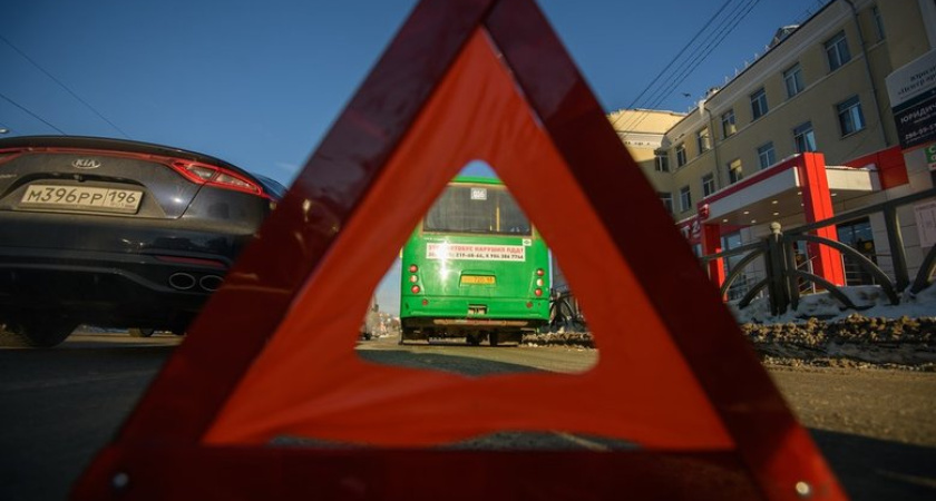 Водитель погиб при лобовом столкновении из-за неудачного разворота в Славянском районе