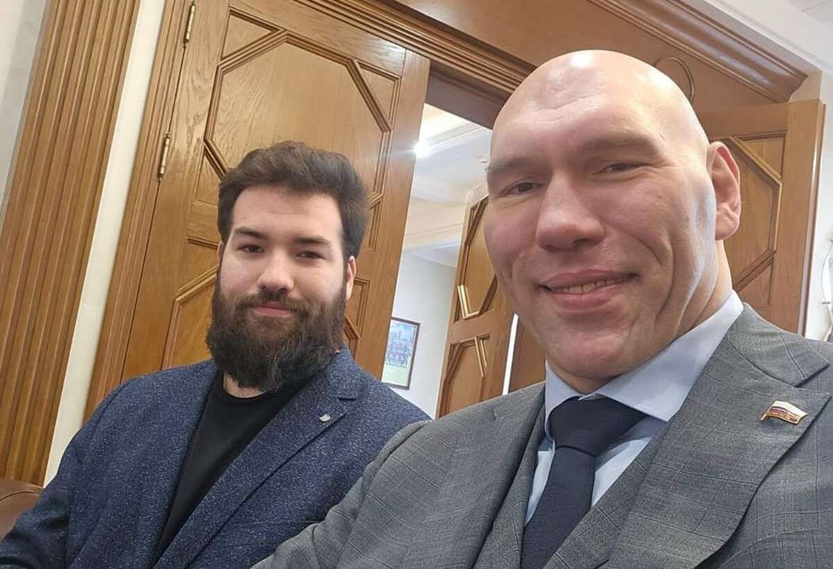 Сын Валуева решил пока не знакомить свою пассию с родителями