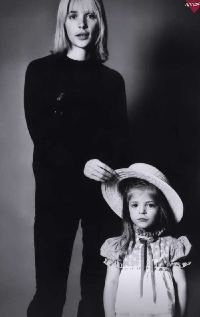 Дочери Веры Глаголевой опубликовали редкие семейные снимки с актрисой