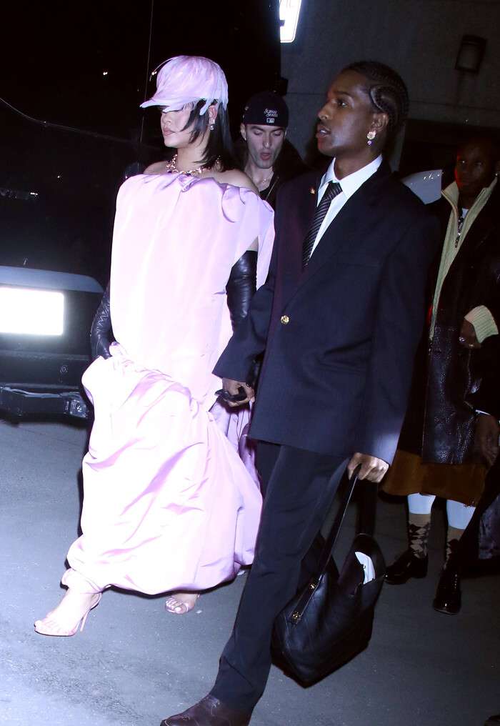 «Это капец»: Алену Водонаеву ужаснуло бесформенное платье Рианны