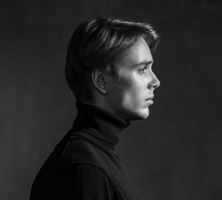 «Красавчик»: 18-летний сын Гагариной произвел фурор в Сети